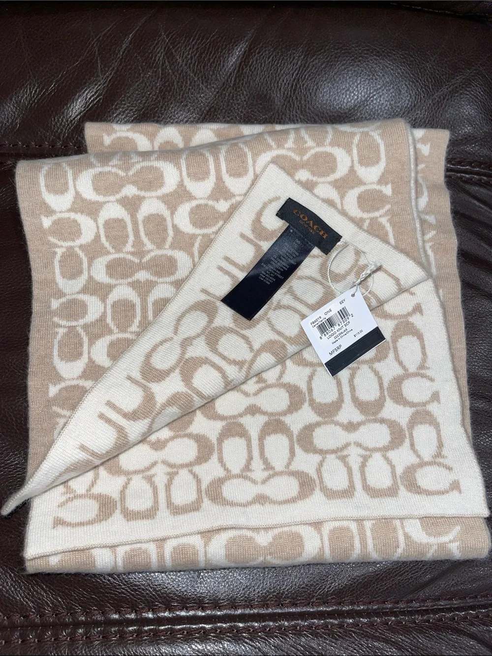Coach Reversible Signature Scarf in Beige and Cream NWT F86019 Camel Vanilla